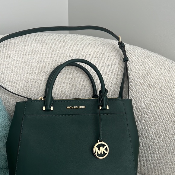 Green Michael Kors purse - Picture 4 of 7